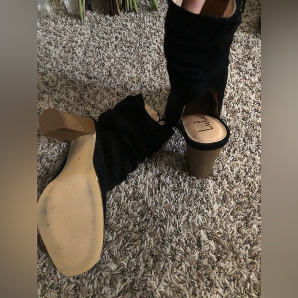 LuLu’s 8.5 open heel/toe boots - Picture 2 of 2
